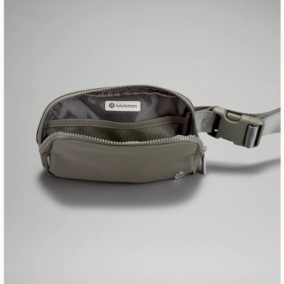 NWT Lululemon Everywhere Belt Bag “Grey Sage” - Picture 10 of 11